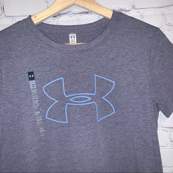 Under Armour Shirt - Picture 6 of 7